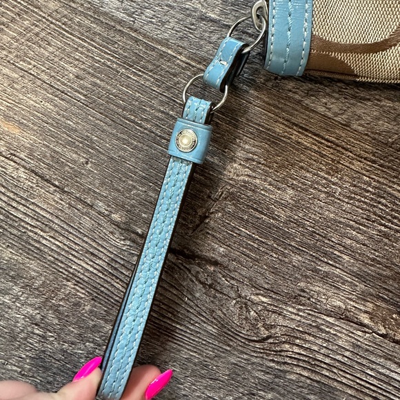 Coach Signature Design Tote Bag - Picture 7 of 7